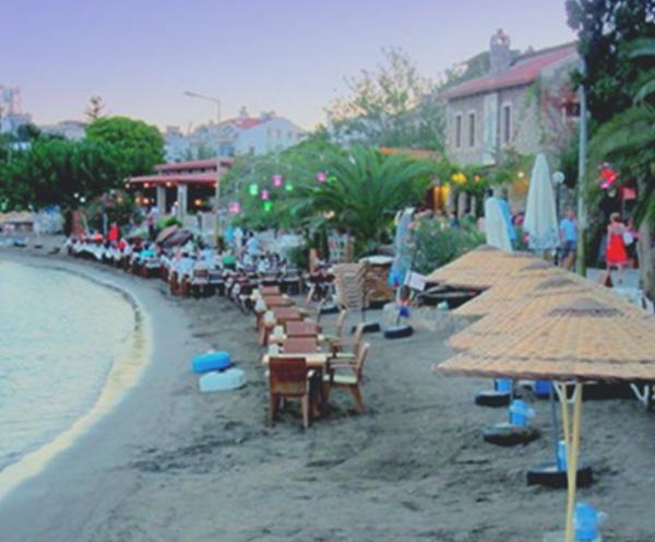 Kumluk Plajlarda Yüzmek Güvenli mi? Merak Edilenler ve İpuçları - Kapak Görseli