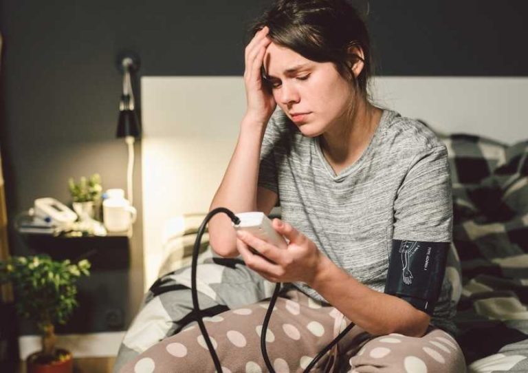 Yüksek Tansiyonda Rahatlatan En Etkili Pozisyonlar Hangileri? - Kapak Görseli