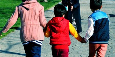 Almanya’da çocuk koruma altına alınırsa uygulanacak süreçler (2025 Güncel) - Kapak Görseli