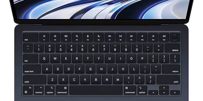 MacBook Air M2 için En Dayanıklı ve Şık Kılıf Seçenekleri [2026] - Kapak Görseli