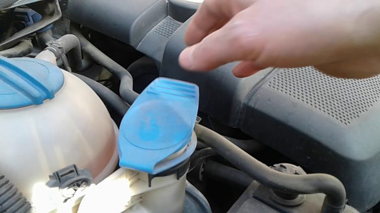 Silecek Suyu Doldurma Yöntemleri ve Kesin Çözümler [2026] - Kapak Görseli