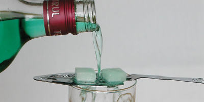 Alkollü İçeceklerde En Sağlıklı Seçenekler ve Uzman Önerileri [2026] - Kapak Görseli