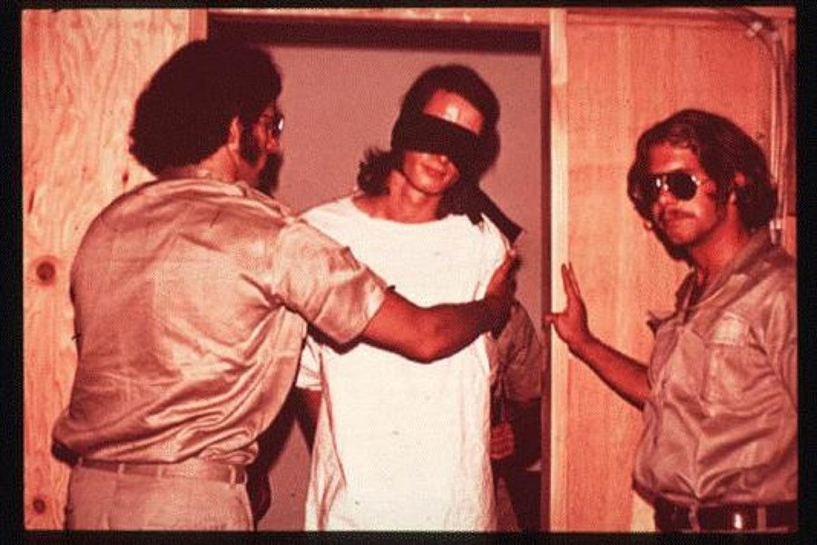 Stanford Hapishane Deneyindeki Ölüm Sayısı ve Gerçekler [2026] - Kapak Görseli