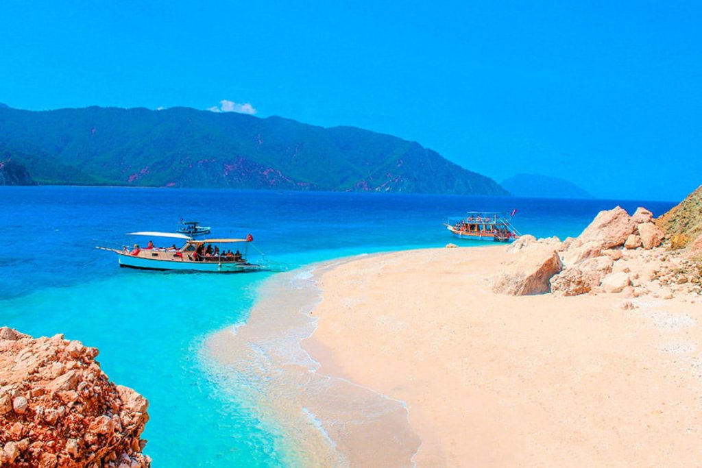 En Temiz Plajlarda Güvenle Tatil Yapmanın Kanıtlanmış Yaş Rehberi [2026] - Kapak Görseli