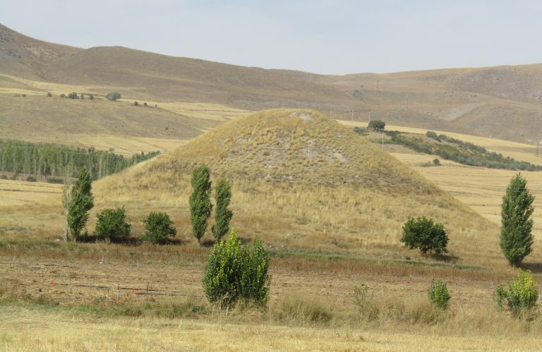Höyüklerin Tarihi ve Arkeolojiye Katkısı [Uzman Rehber 2026] - Kapak Görseli
