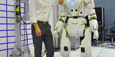 Robot Adam Gerçek Adı ve Bilmeniz Gereken Önemli Detaylar [2026] - Kapak Görseli